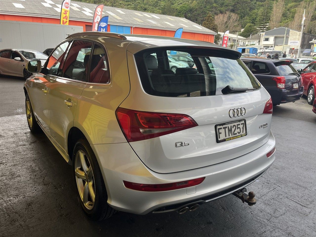 Vehicle image 4