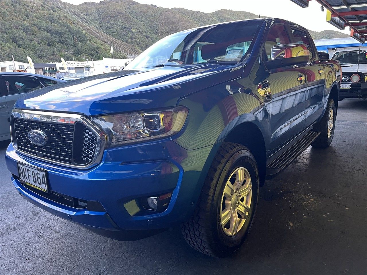 Vehicle image 3