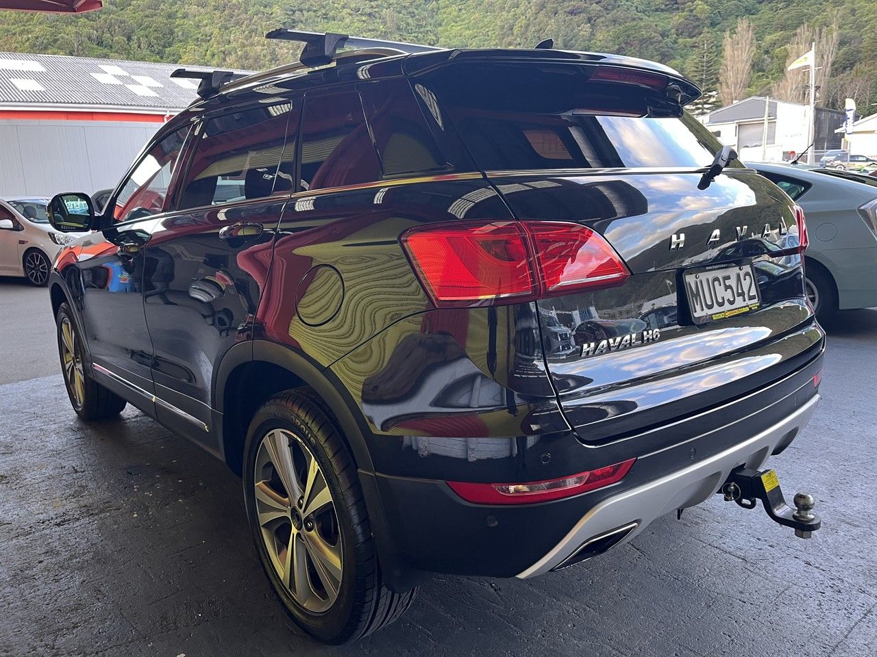 Vehicle image 4