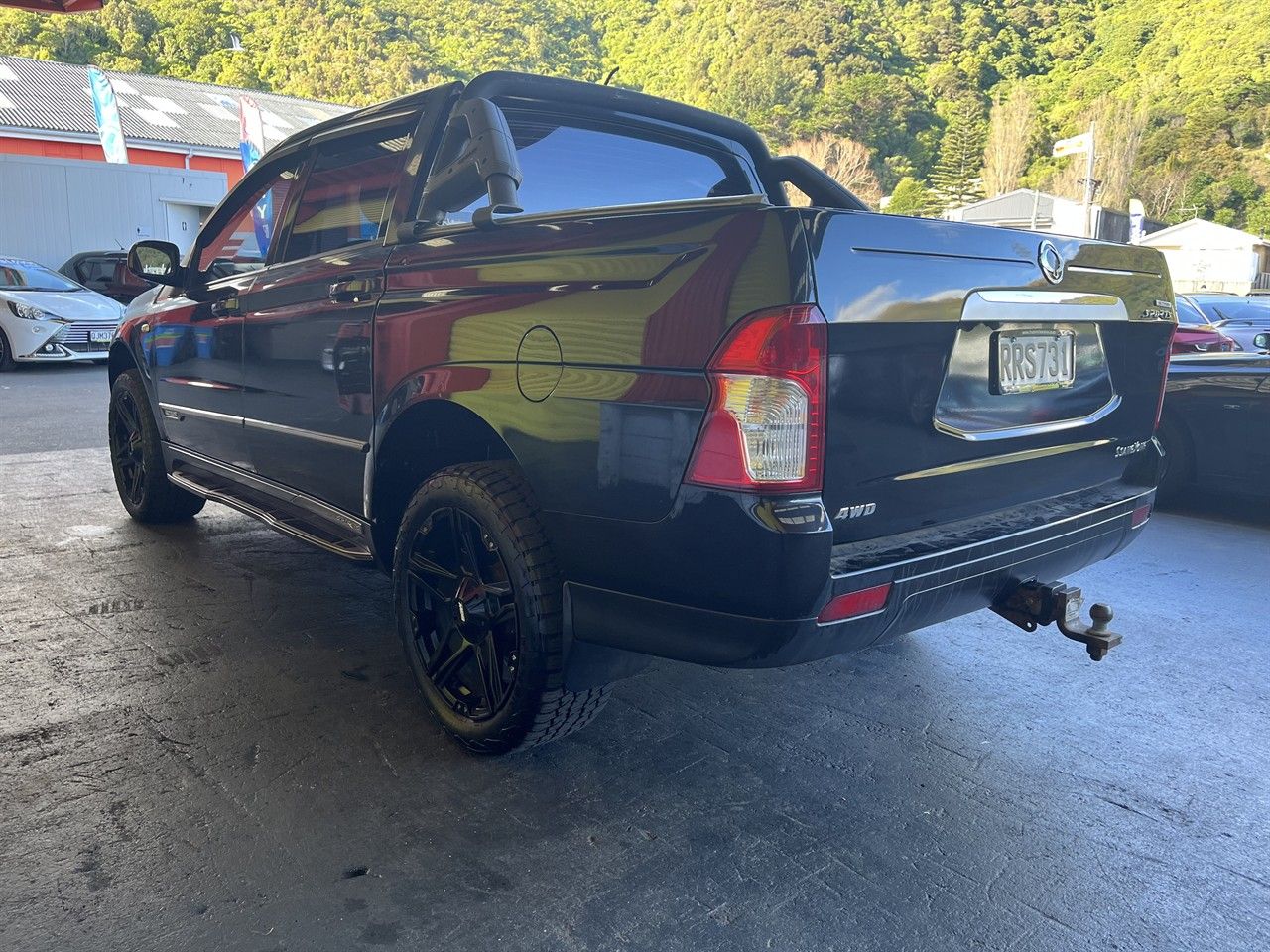Vehicle image 4