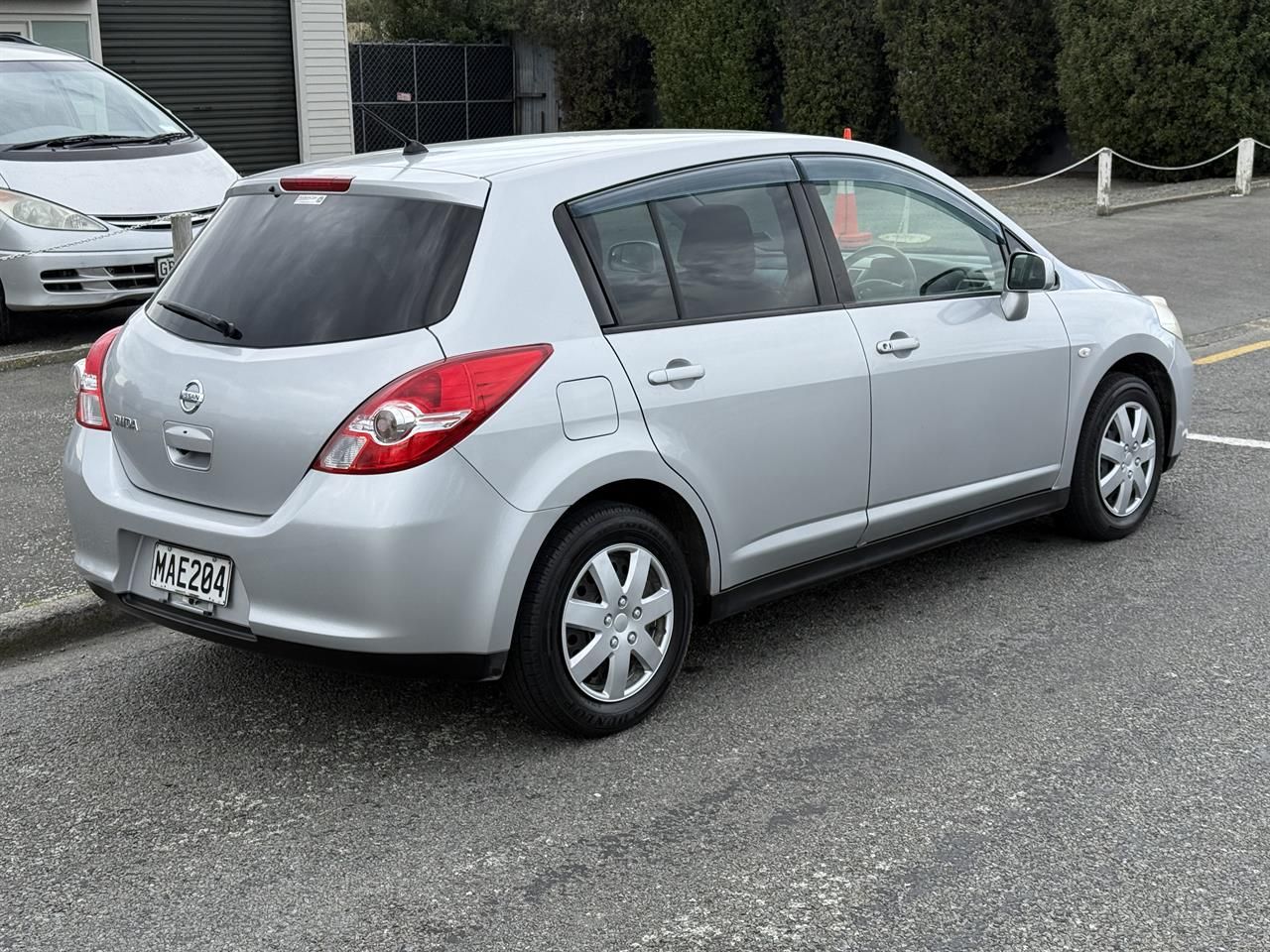 Vehicle image 5