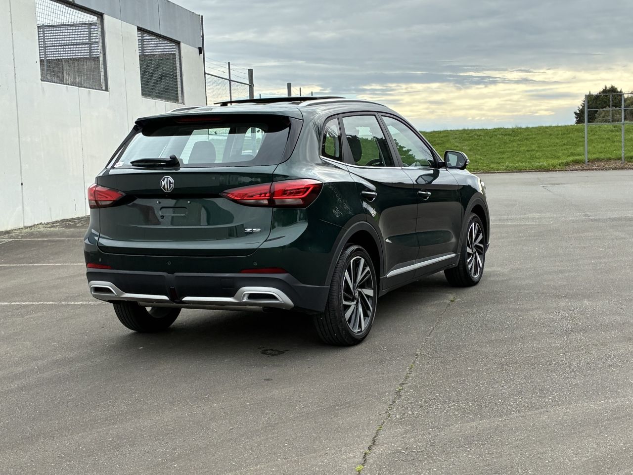 Vehicle image 3