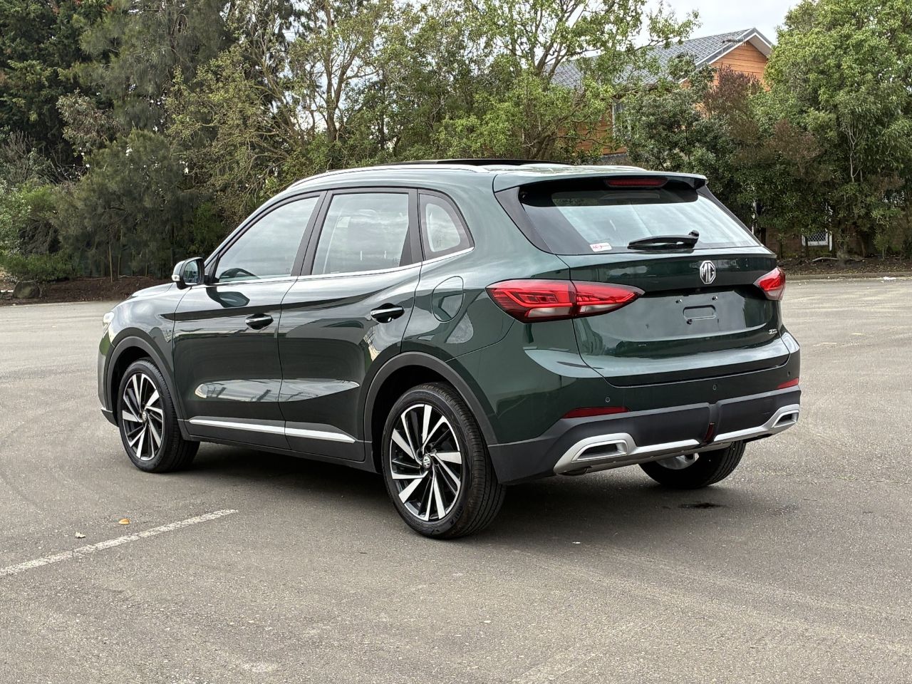 Vehicle image 4