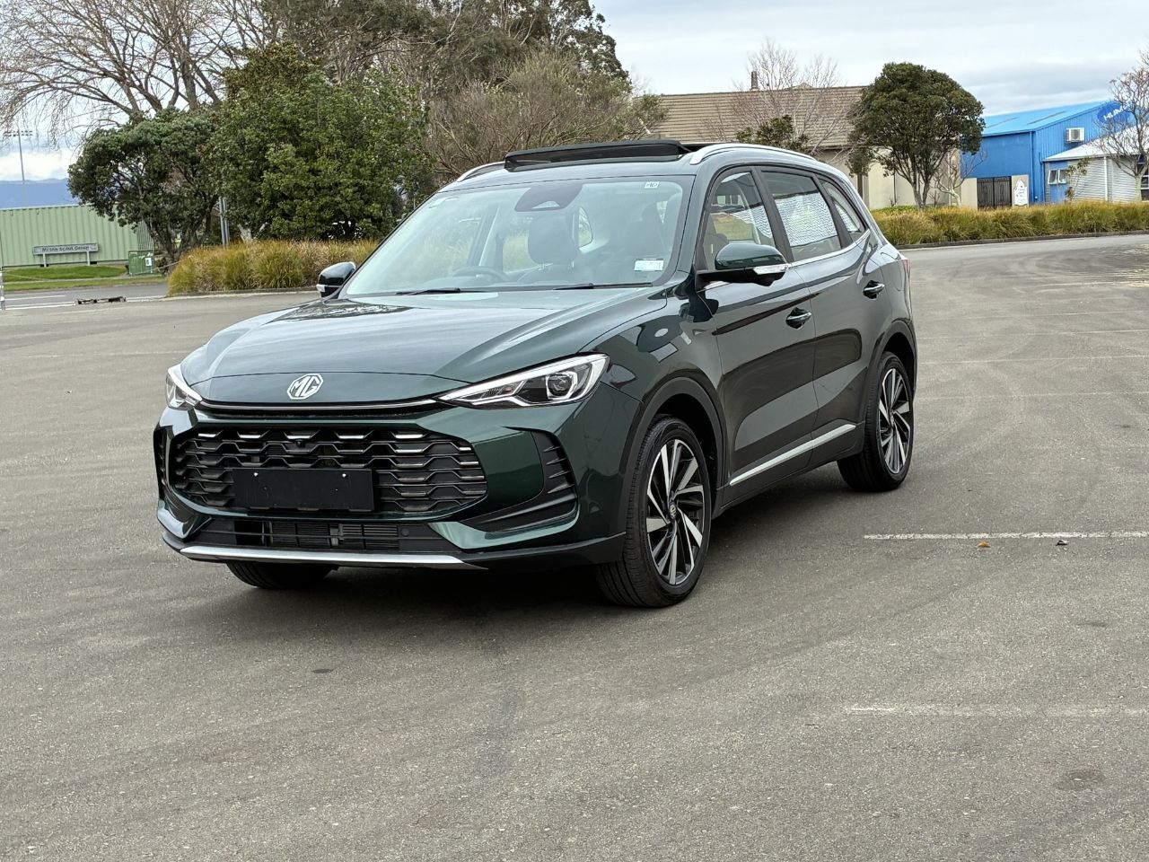 Vehicle image 5