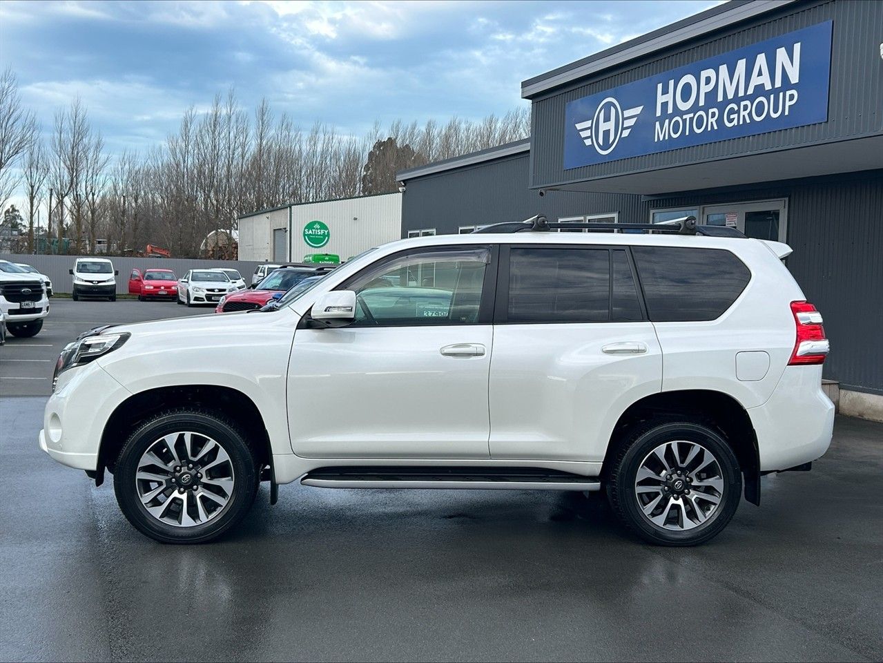 Vehicle image 5