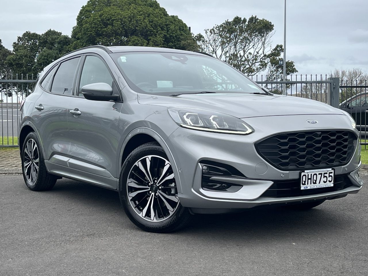 Vehicle image 3