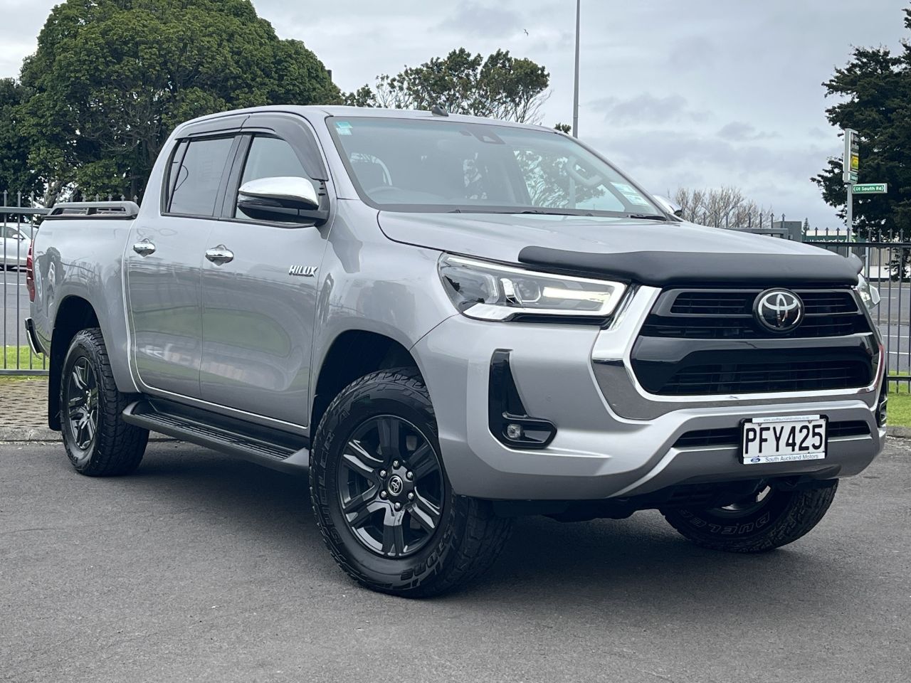 Vehicle image 3