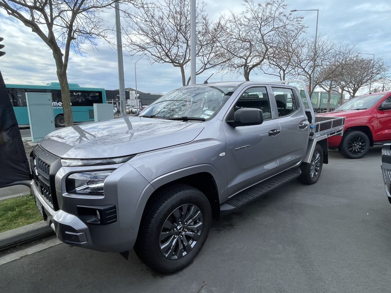 Vehicle image 5