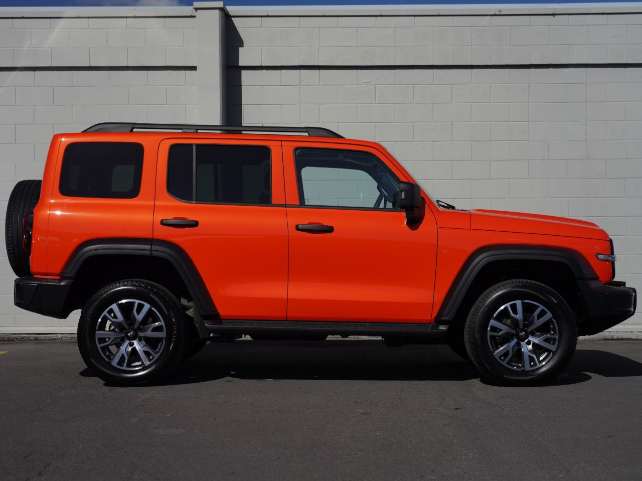 Vehicle image 3