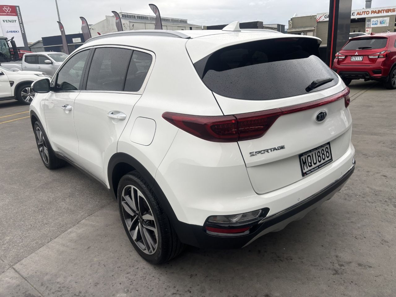 Vehicle image 5