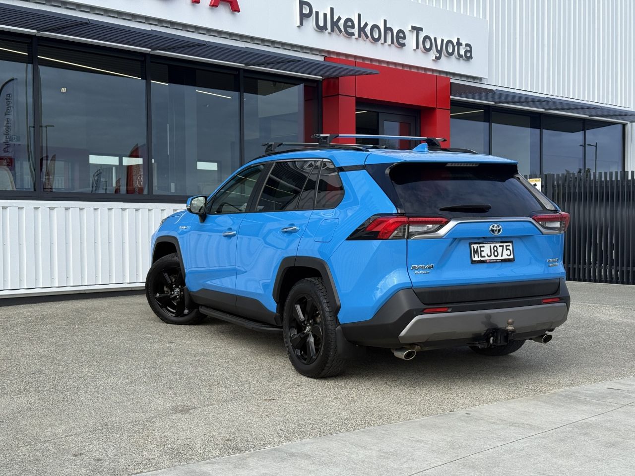 Vehicle image 4