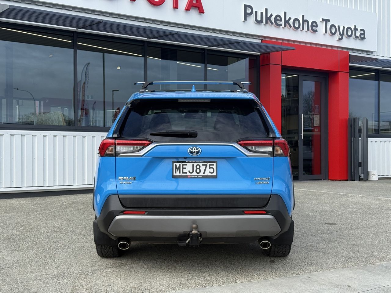 Vehicle image 5