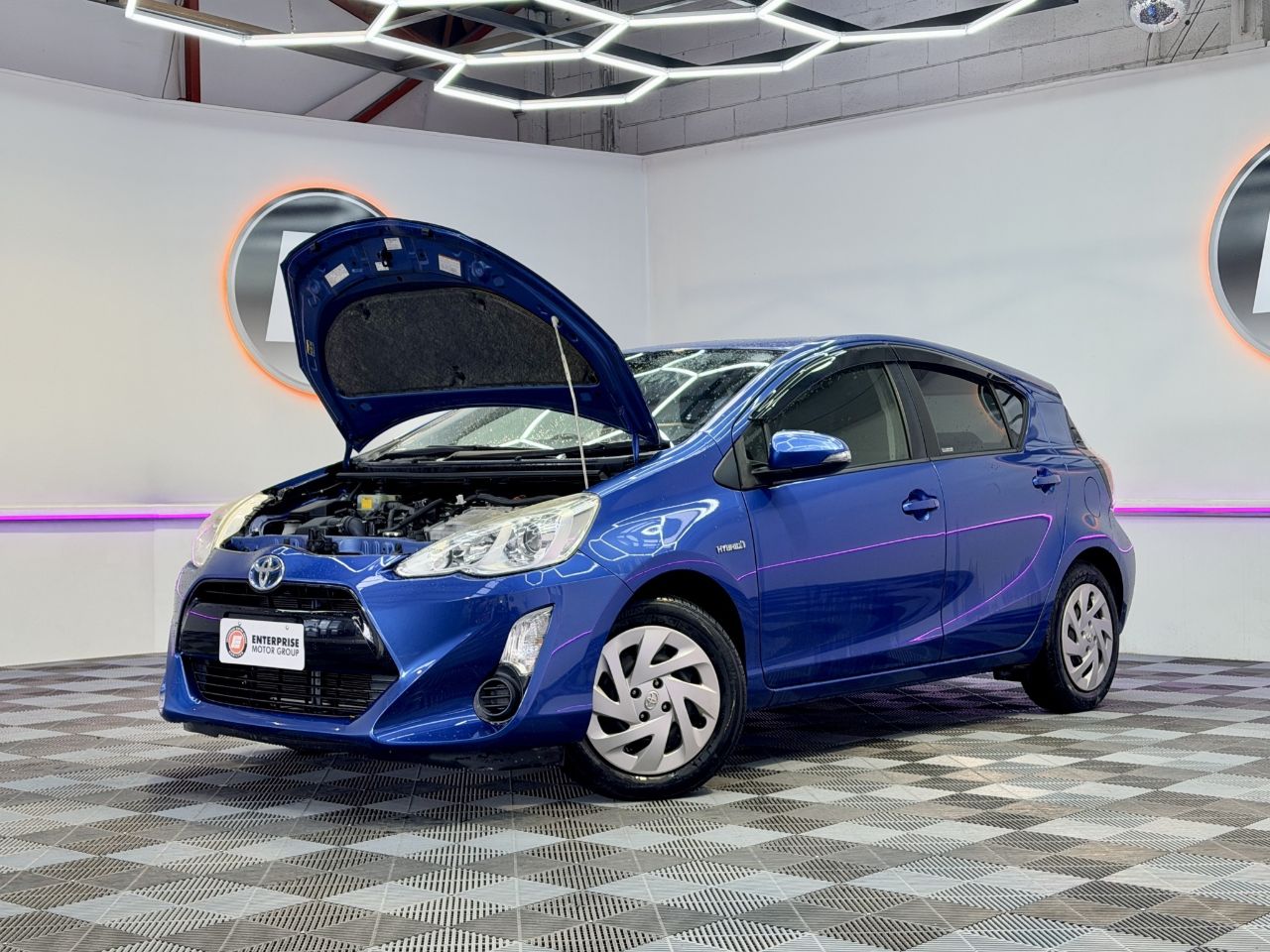 Vehicle image 3