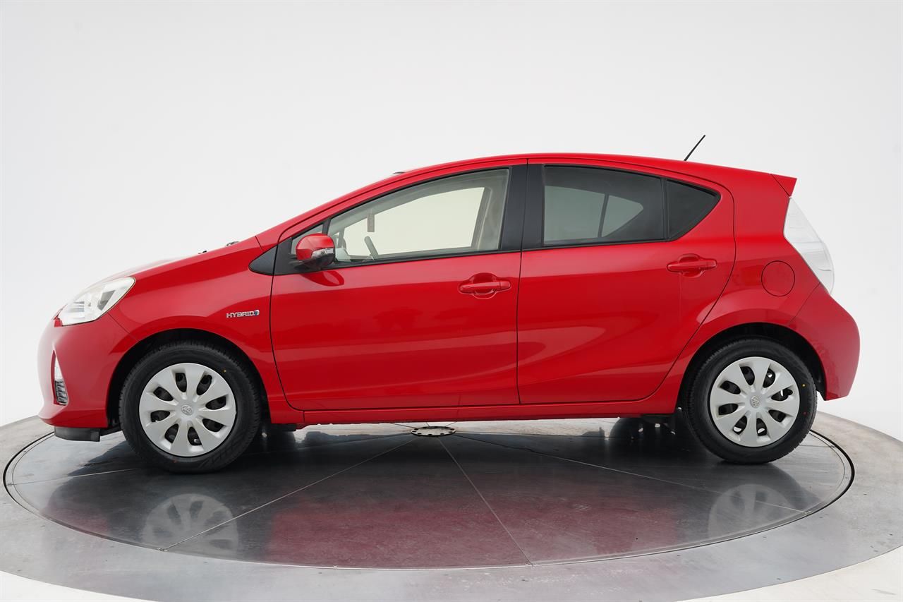 Vehicle image 4