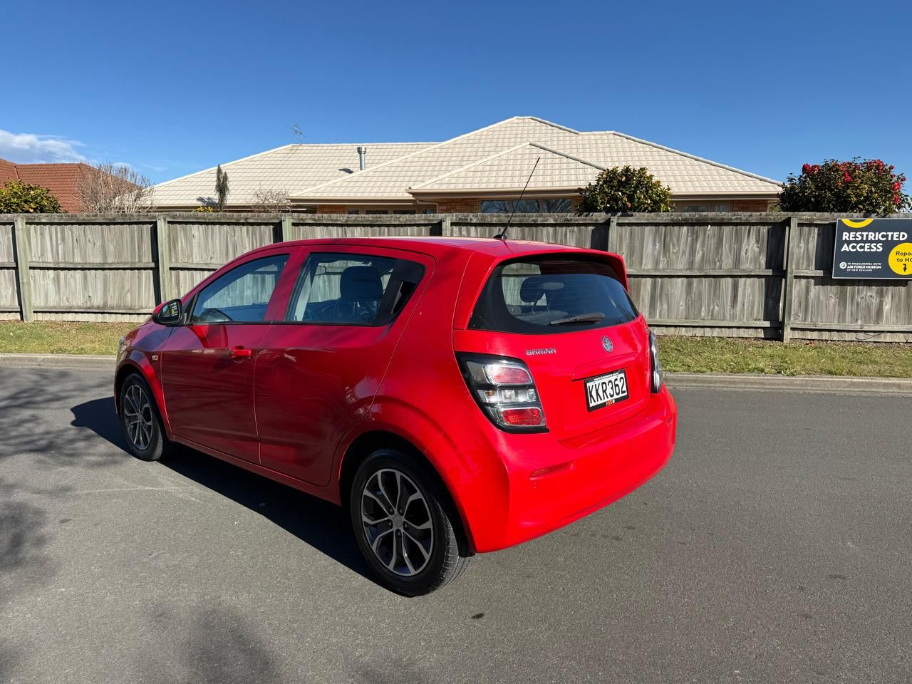Vehicle image 4