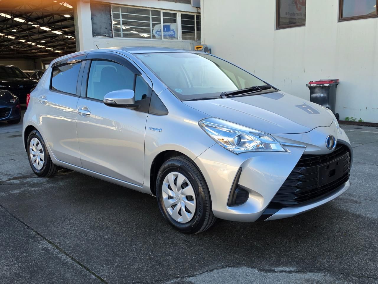 Vehicle image 4