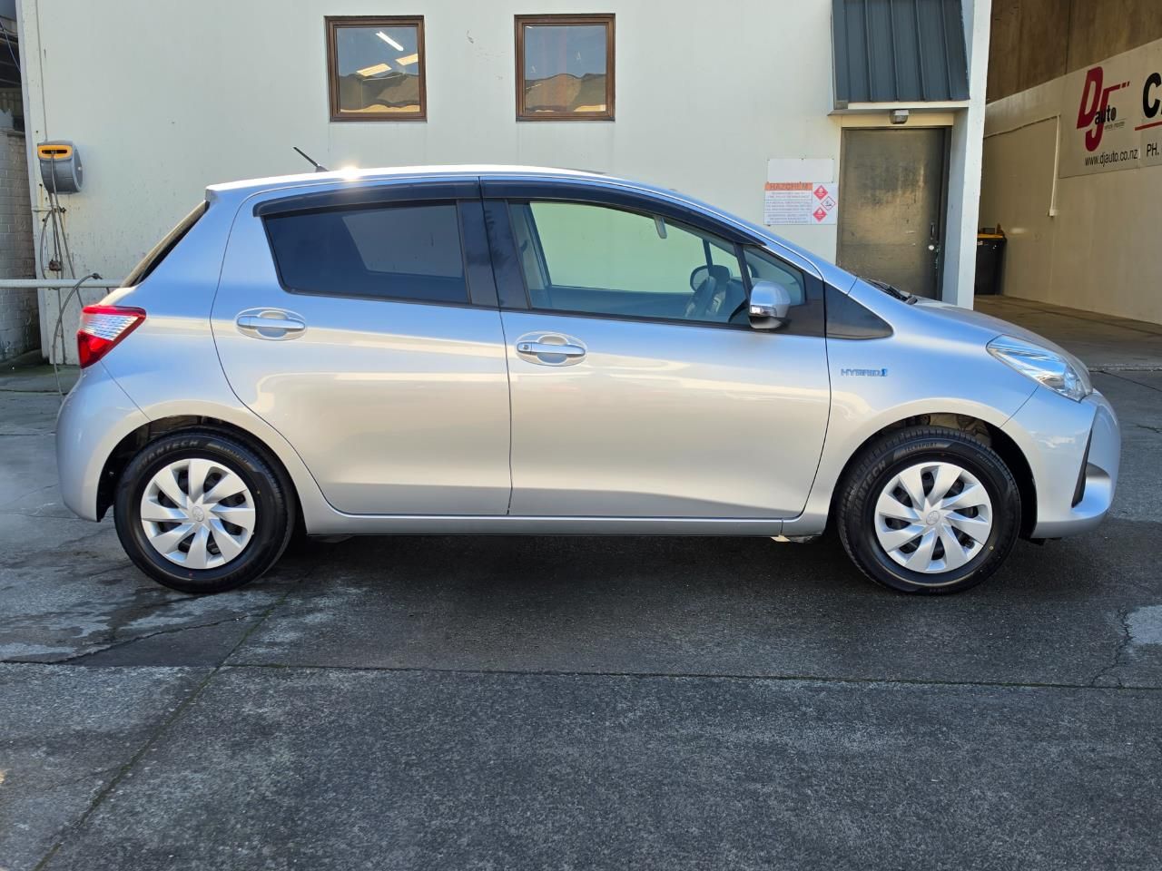Vehicle image 5