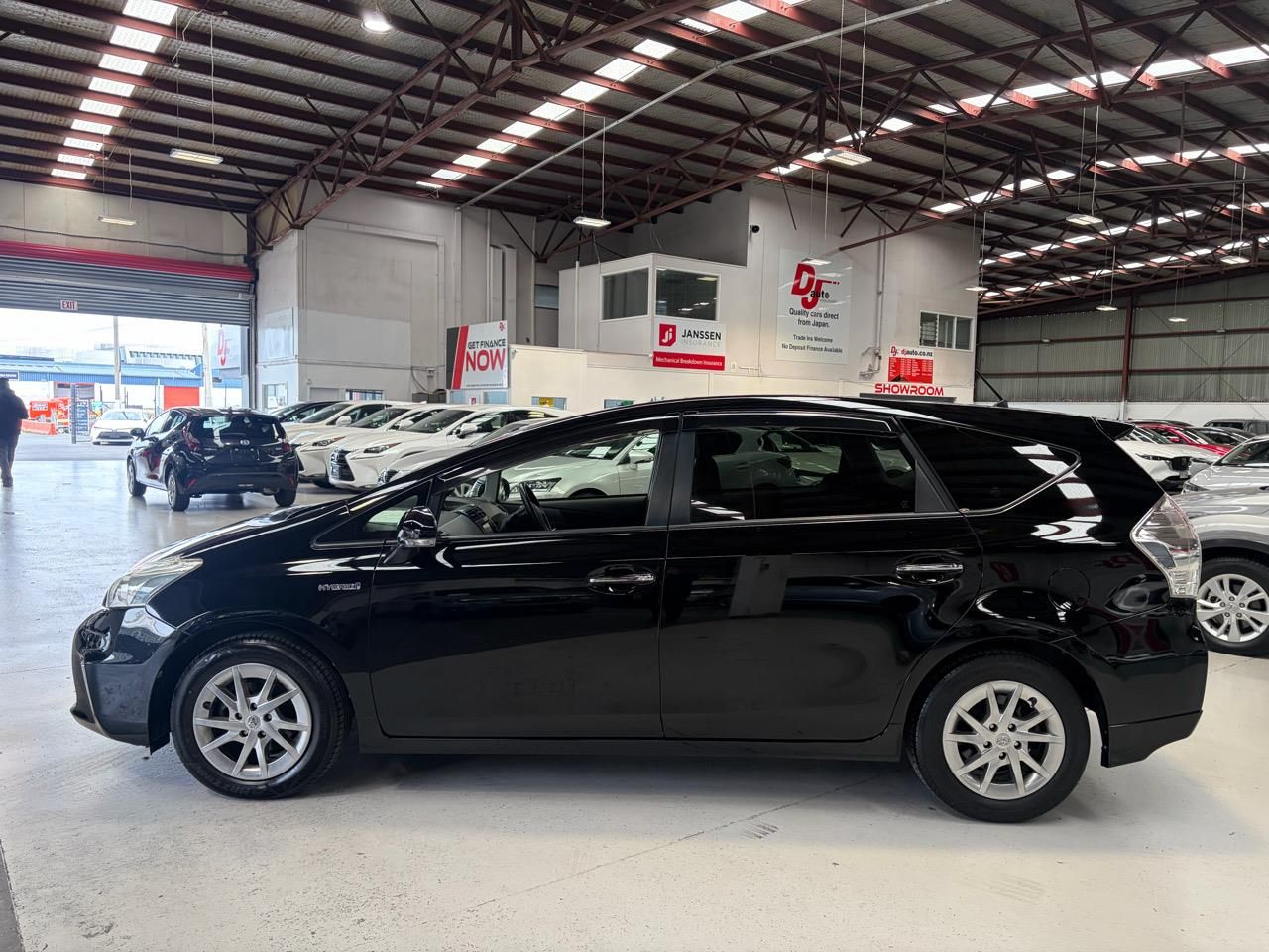 Vehicle image 4