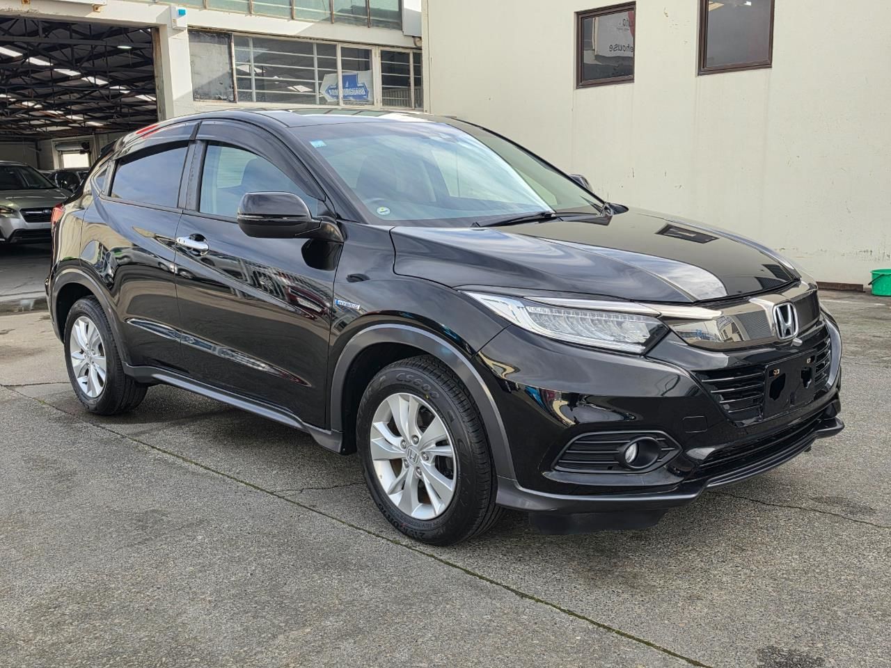 Vehicle image 4