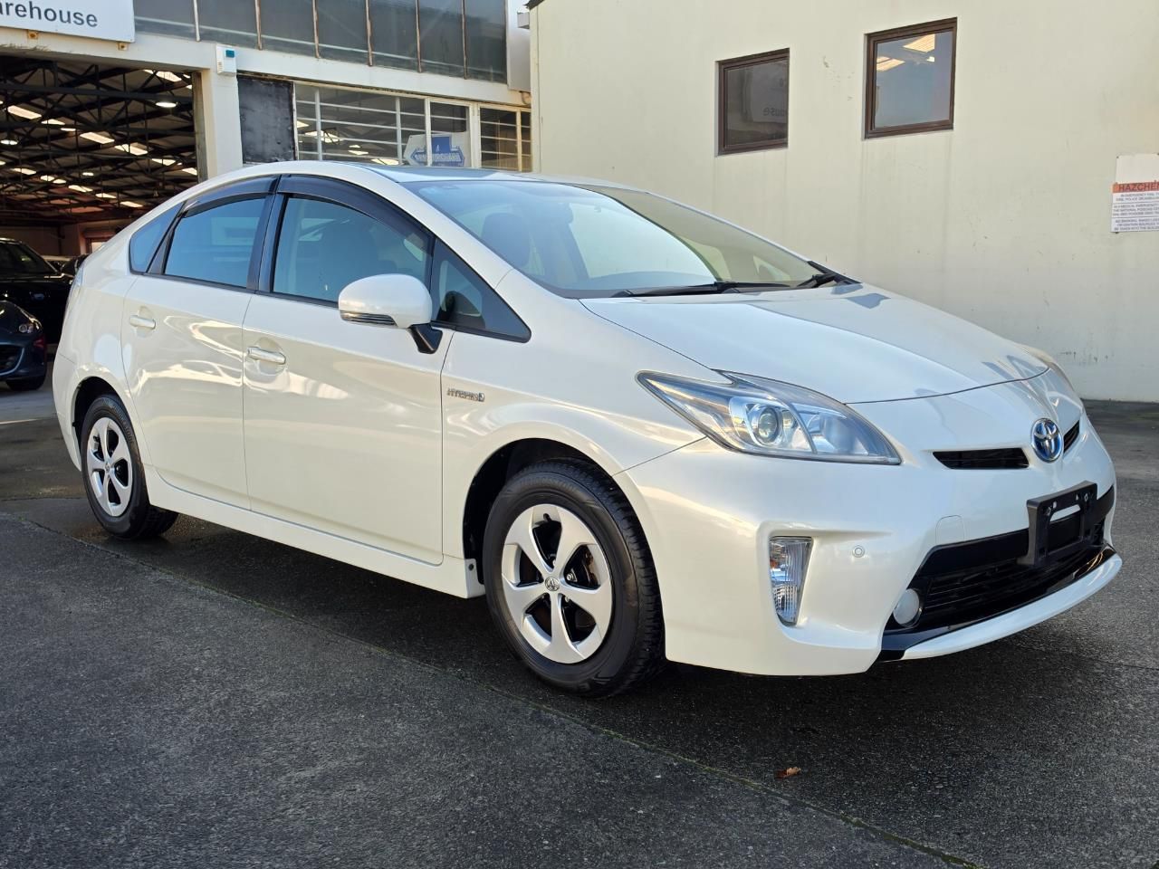 Vehicle image 4