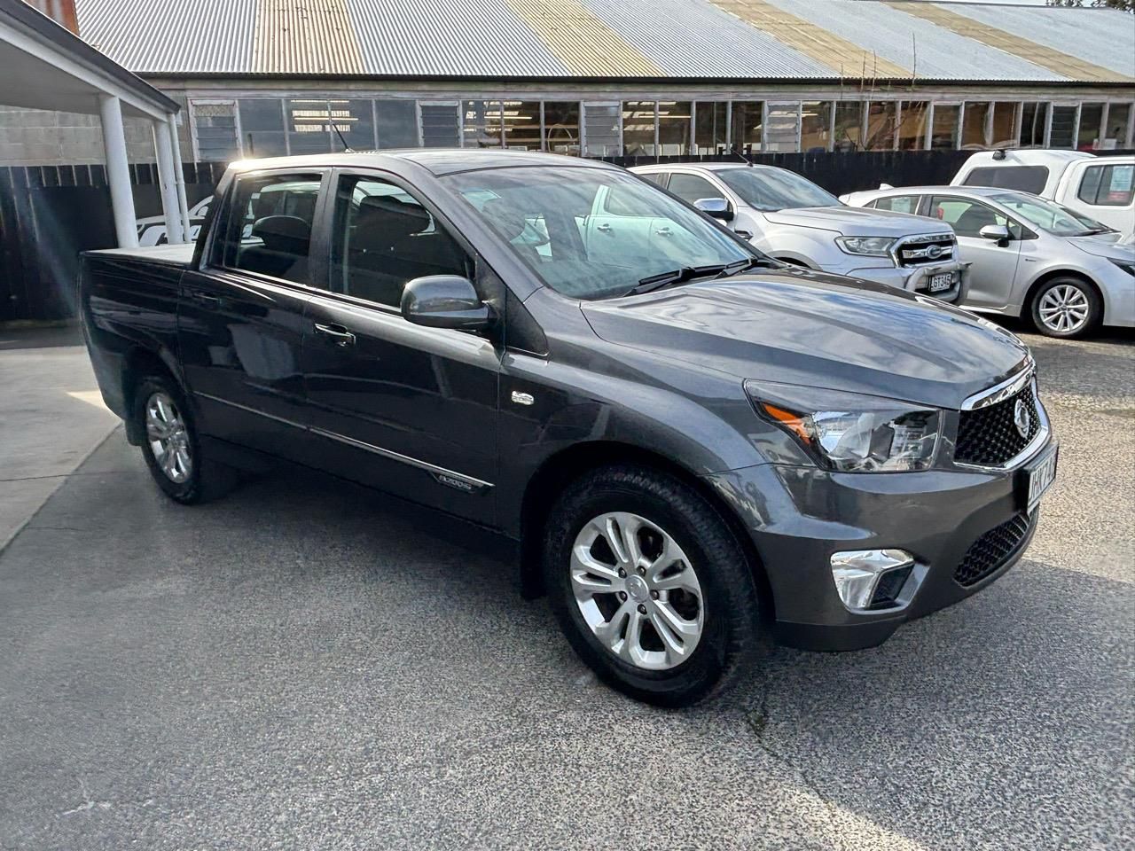Vehicle image 5