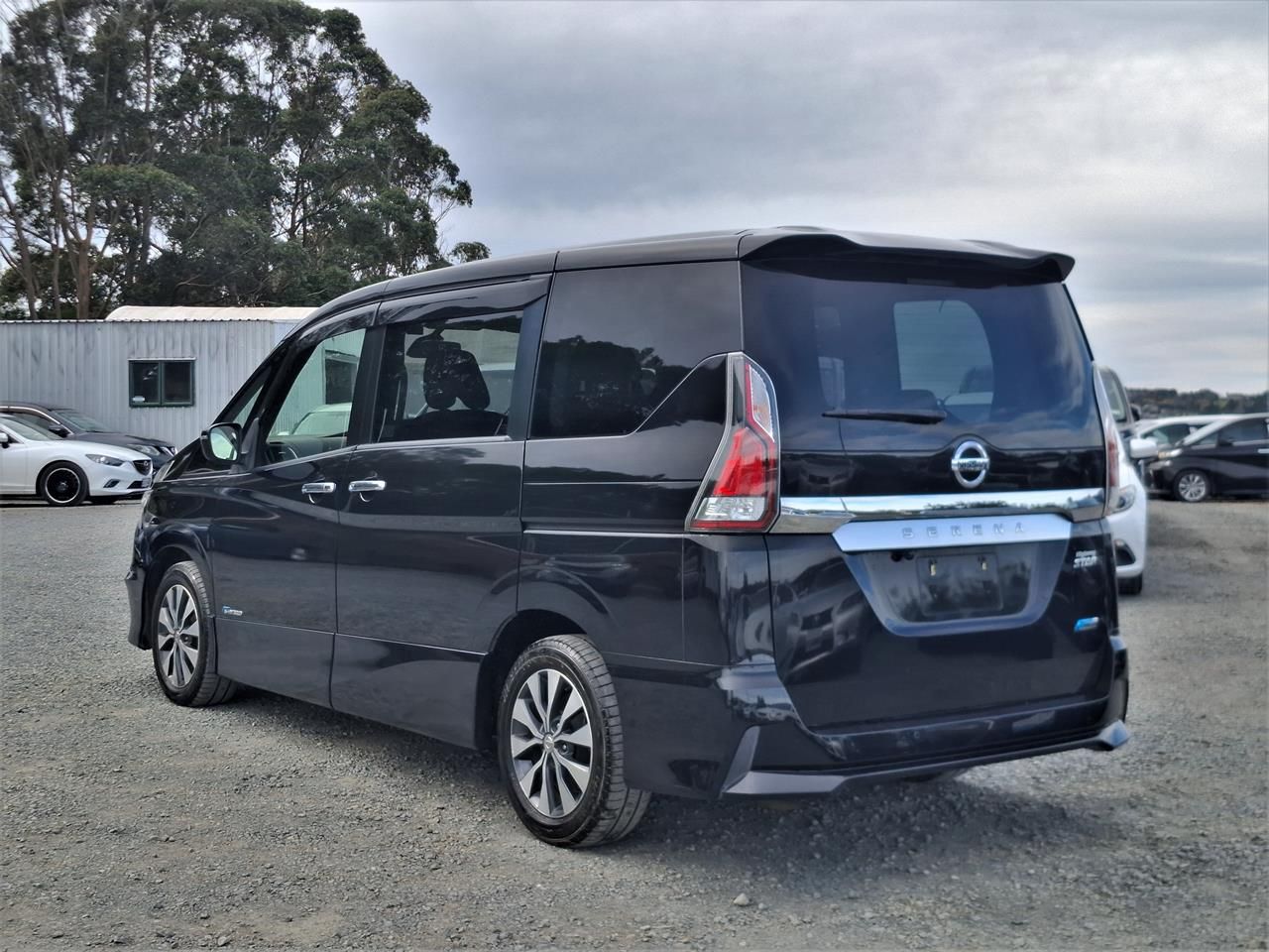 Vehicle image 5