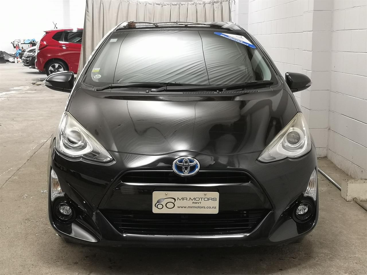 Vehicle image 4