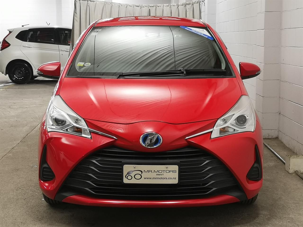 Vehicle image 4