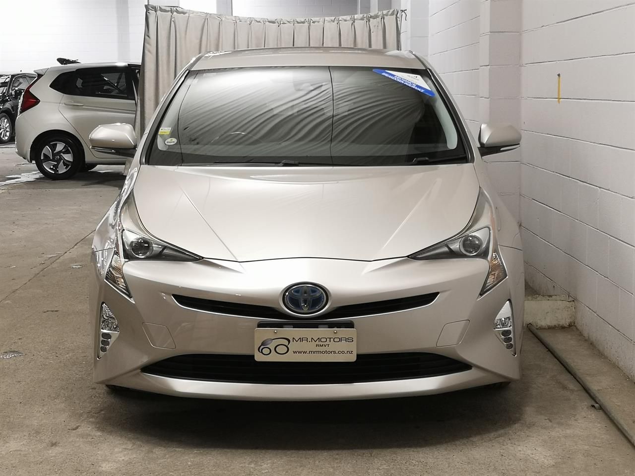 Vehicle image 4