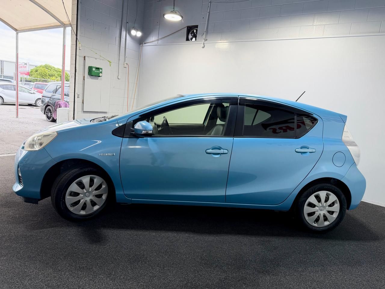 Vehicle image 5