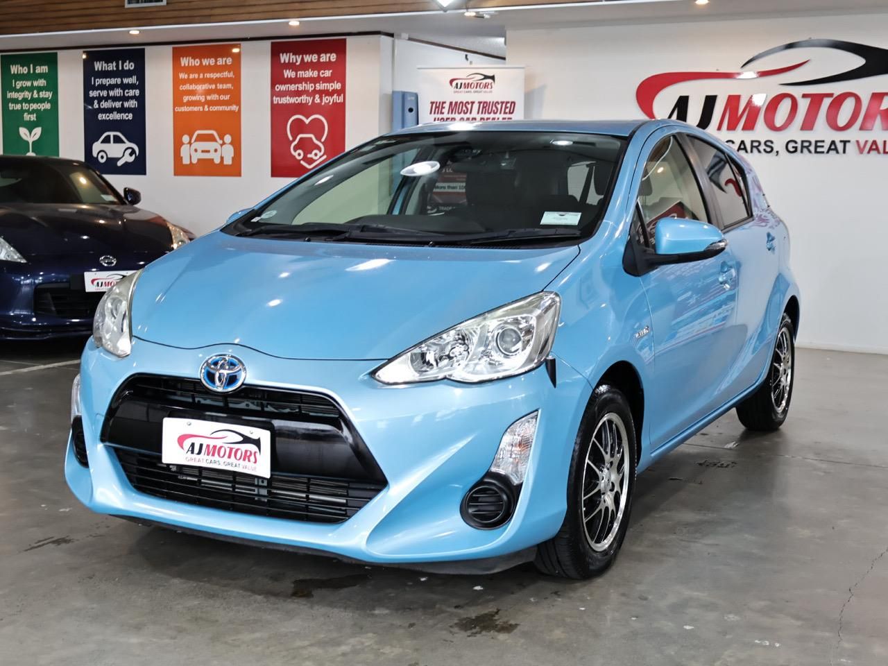 Vehicle image 3