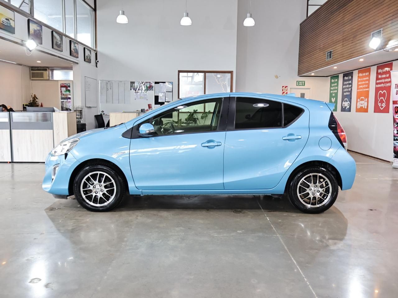 Vehicle image 5