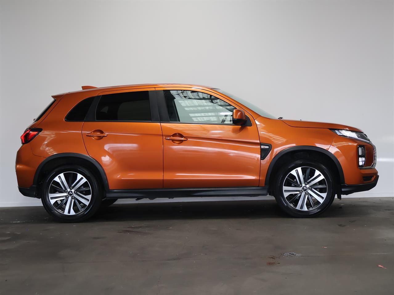 Vehicle image 5