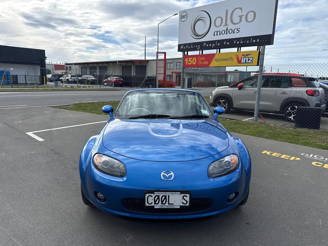 Vehicle image 3
