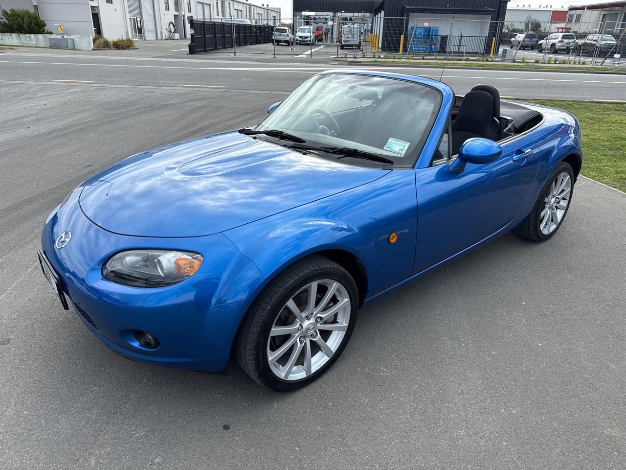 Vehicle image 4