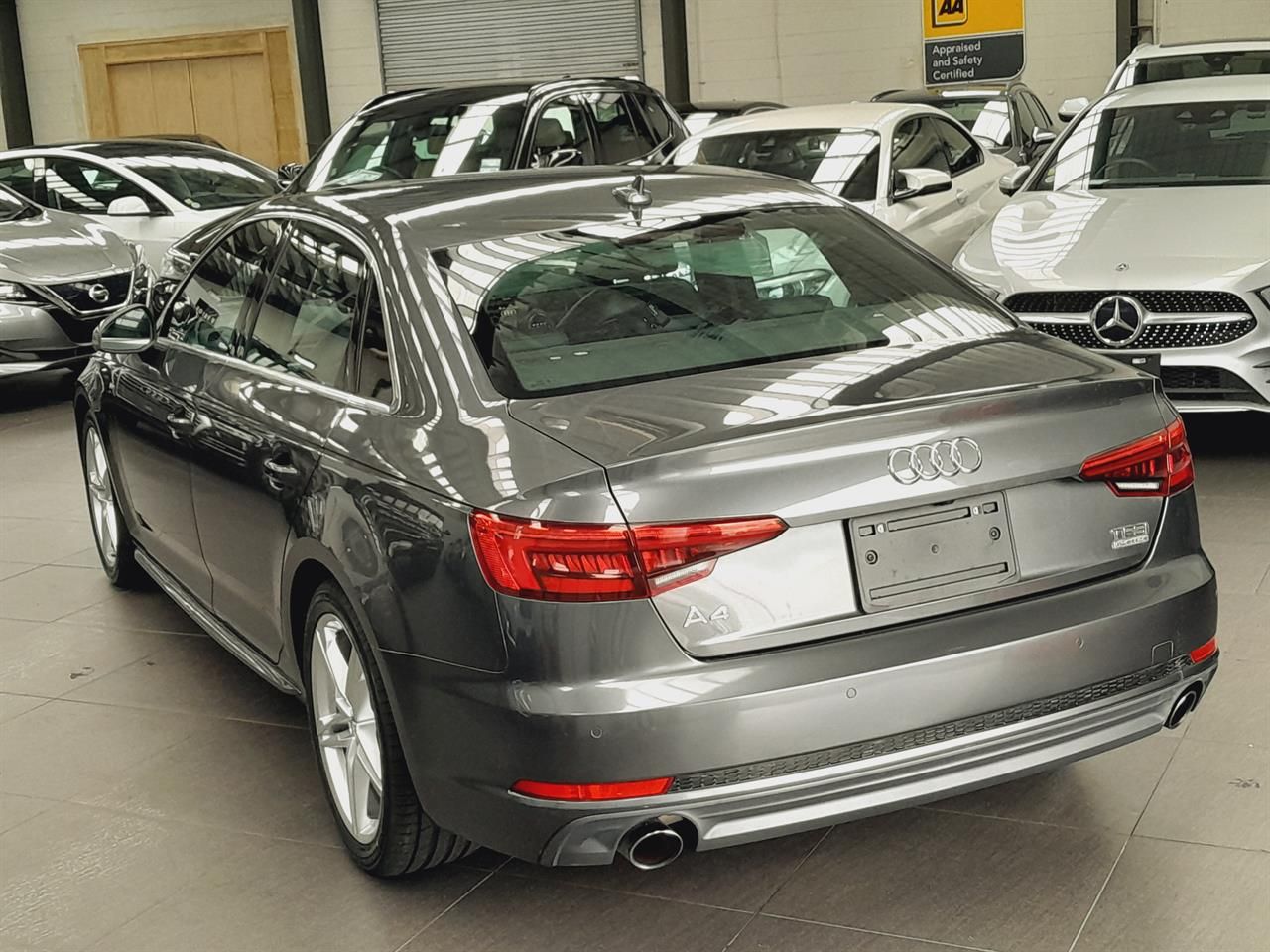Vehicle image 5