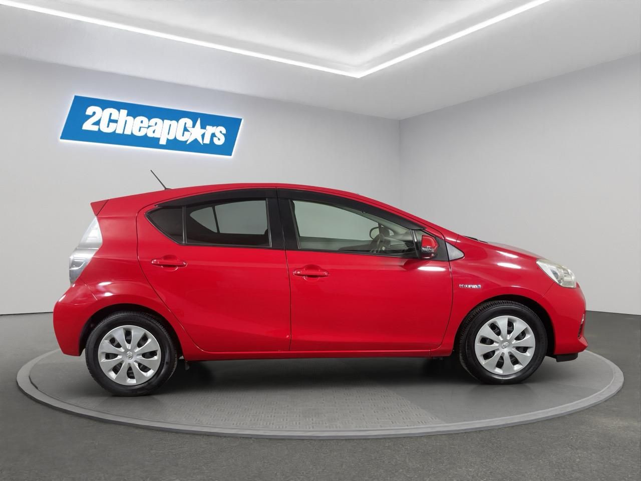 Vehicle image 4