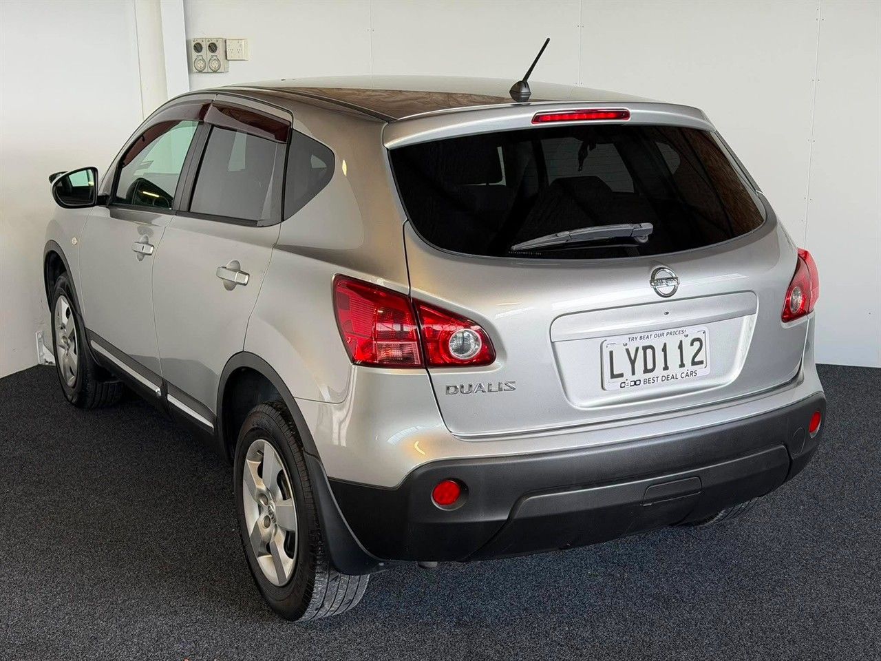 Vehicle image 4