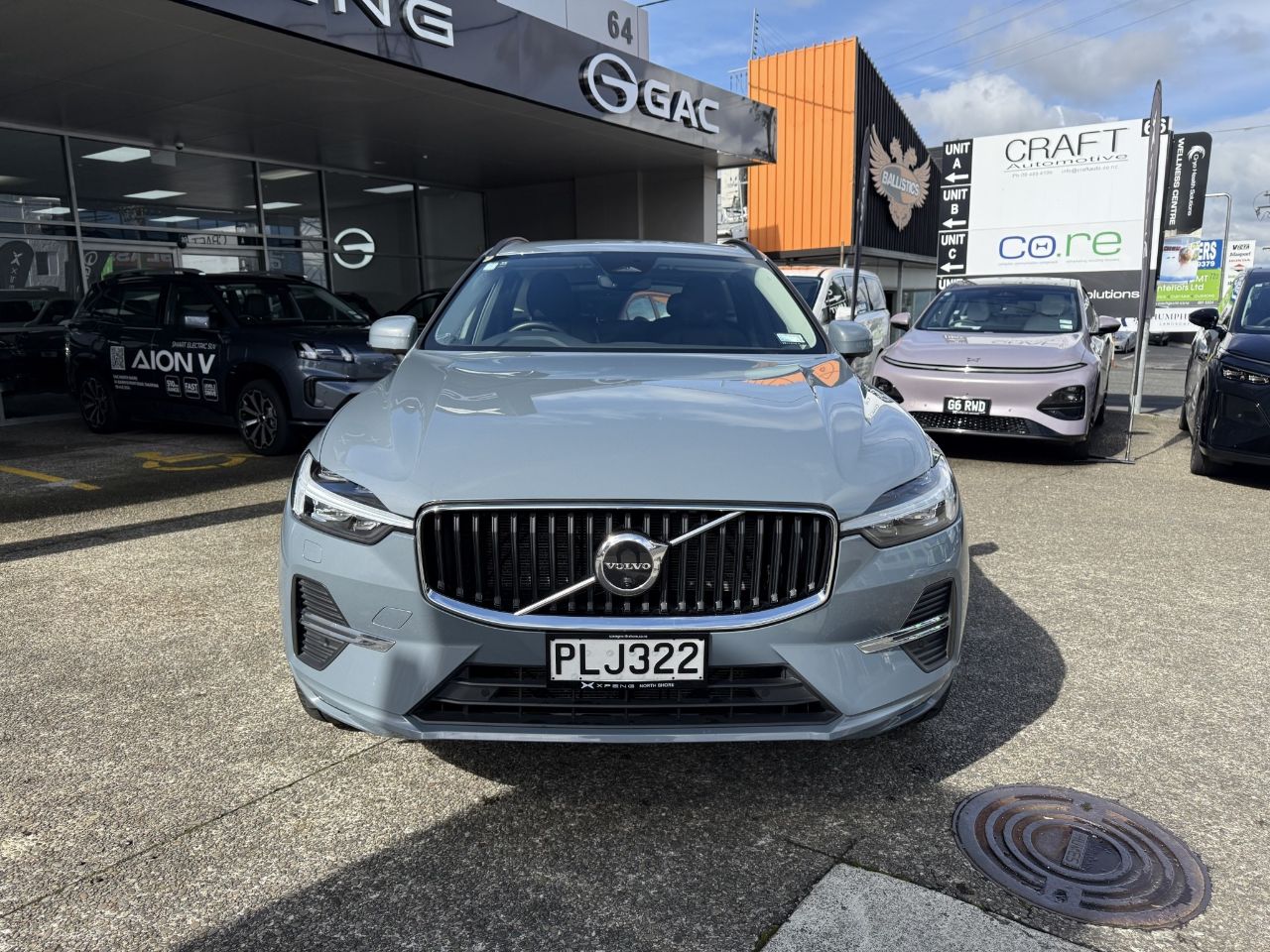 Vehicle image 3