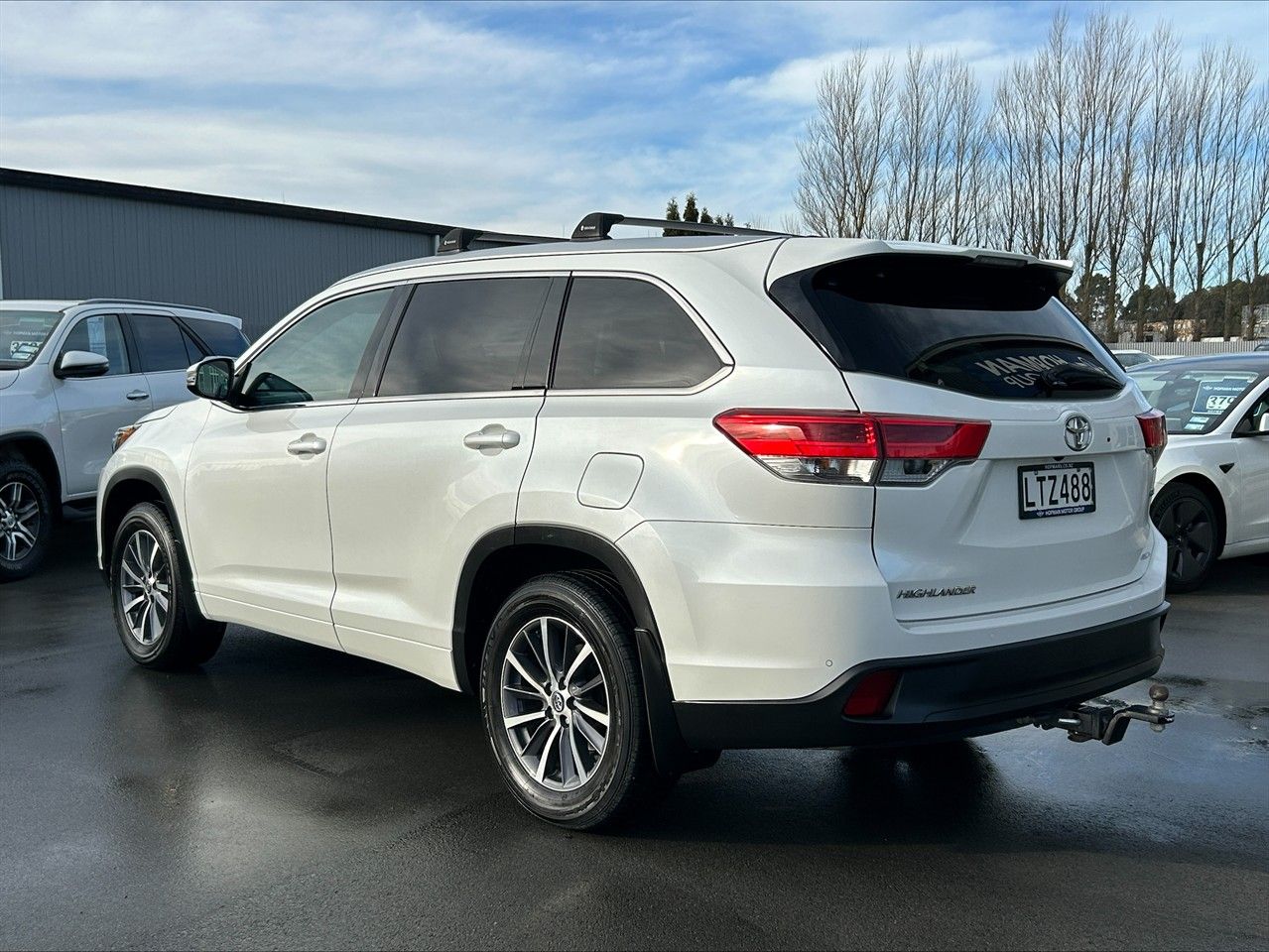 Vehicle image 4