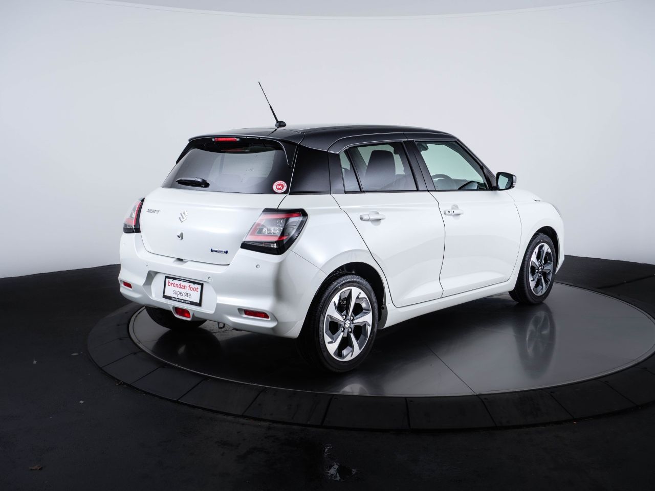 Vehicle image 3