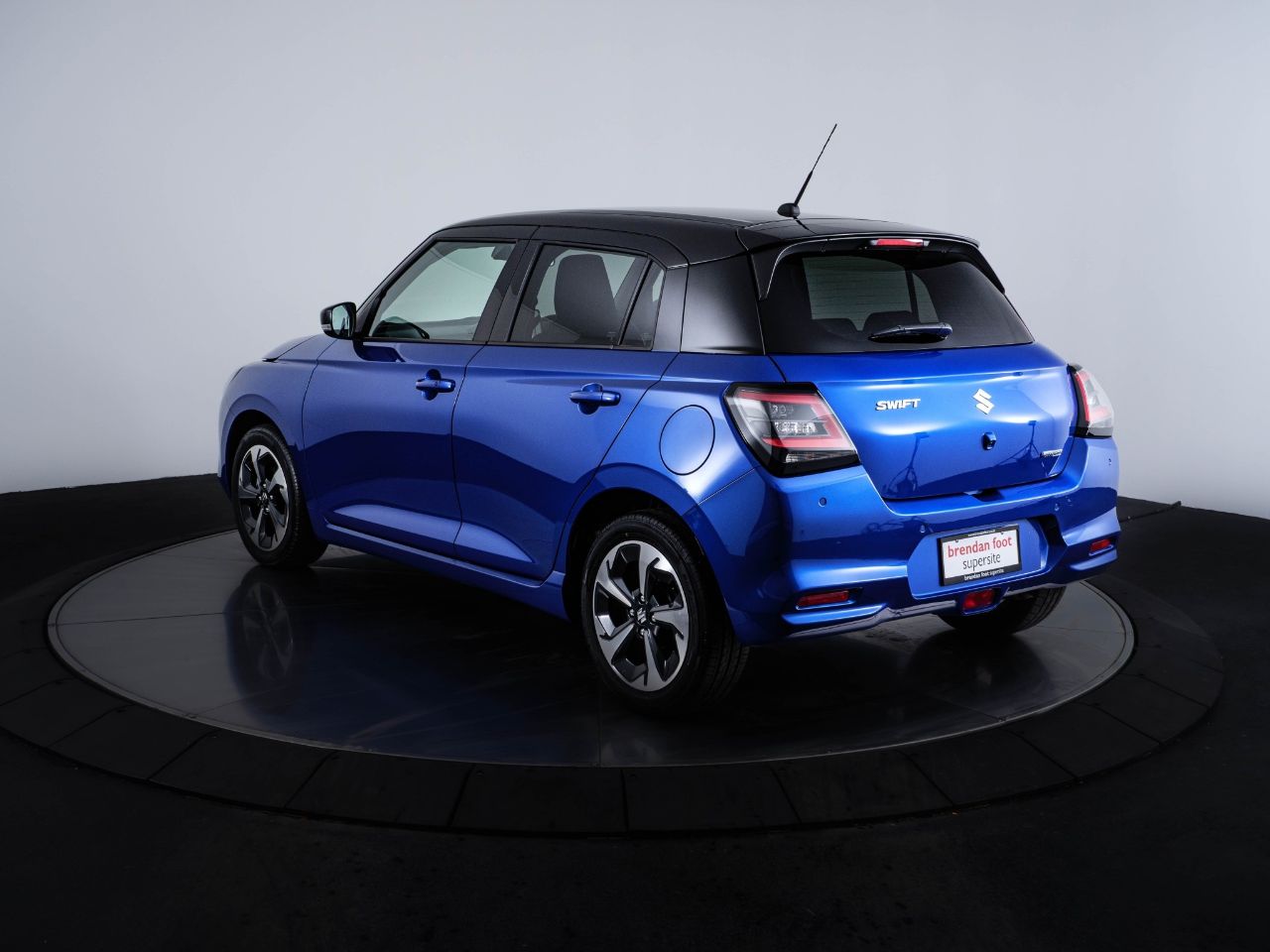 Vehicle image 5