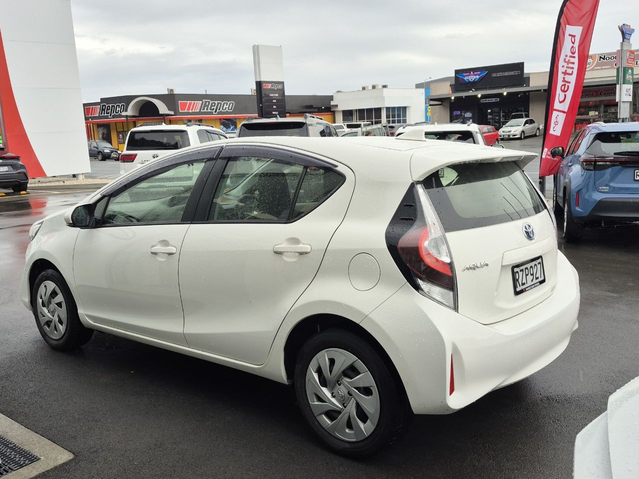 Vehicle image 5