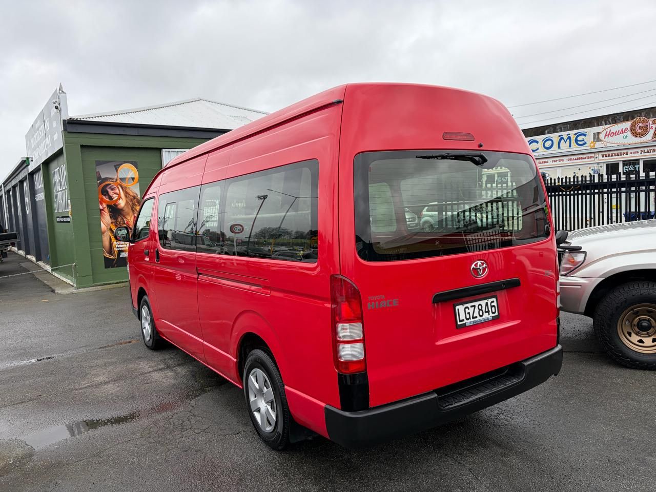 Vehicle image 5