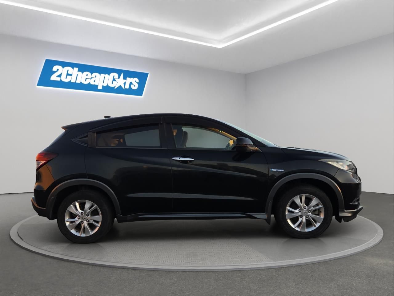 Vehicle image 4