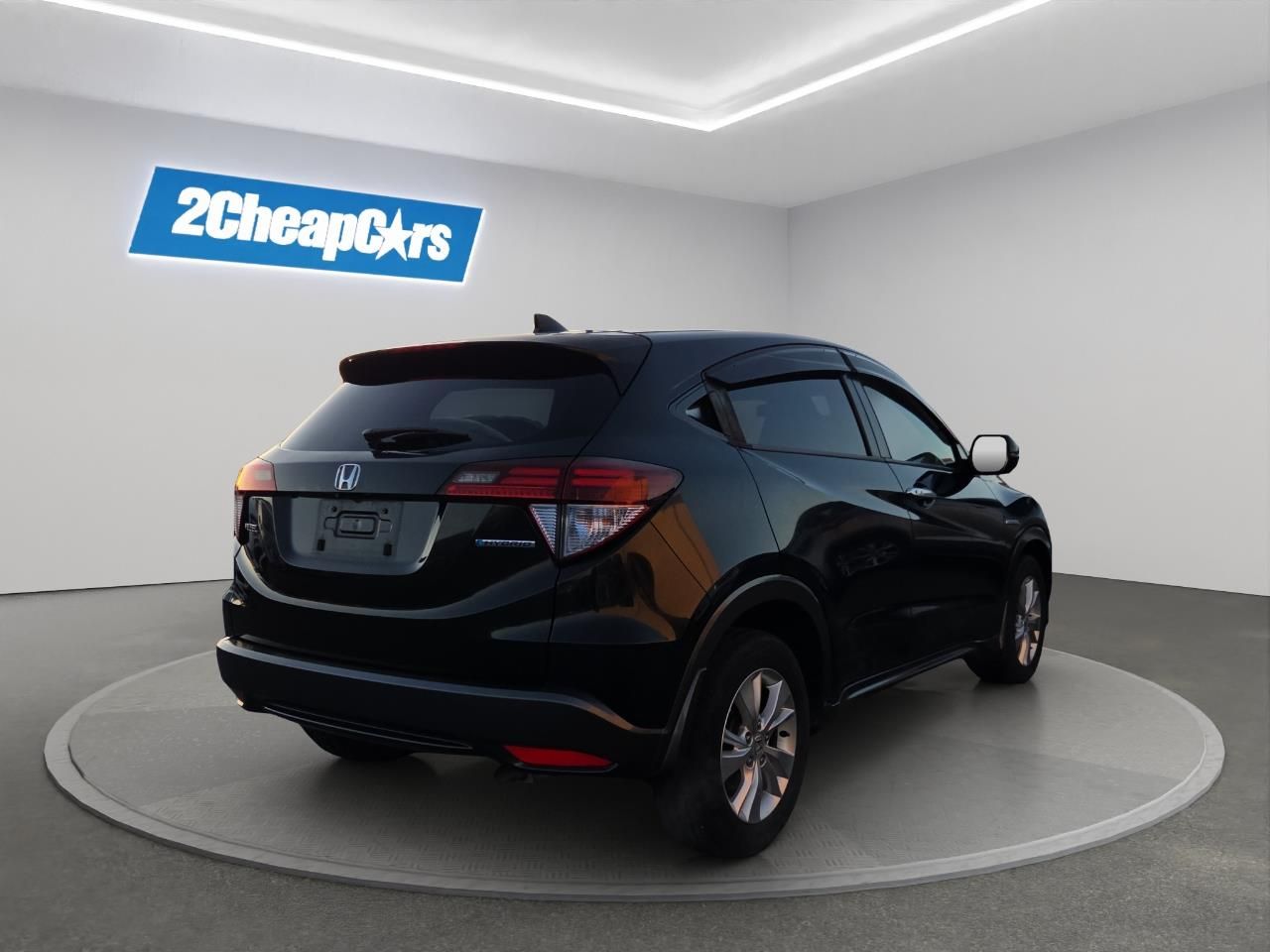Vehicle image 5