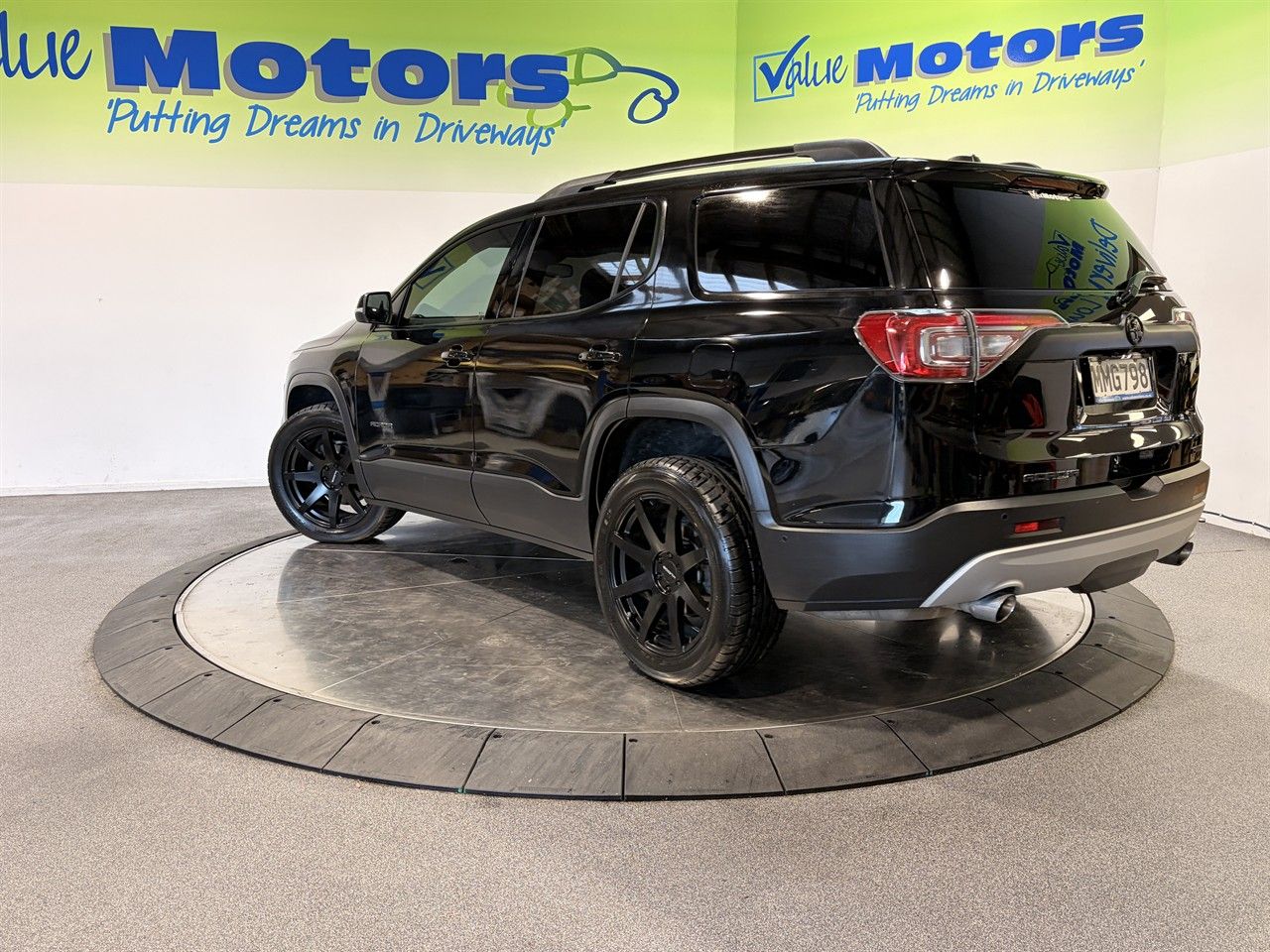 Vehicle image 5