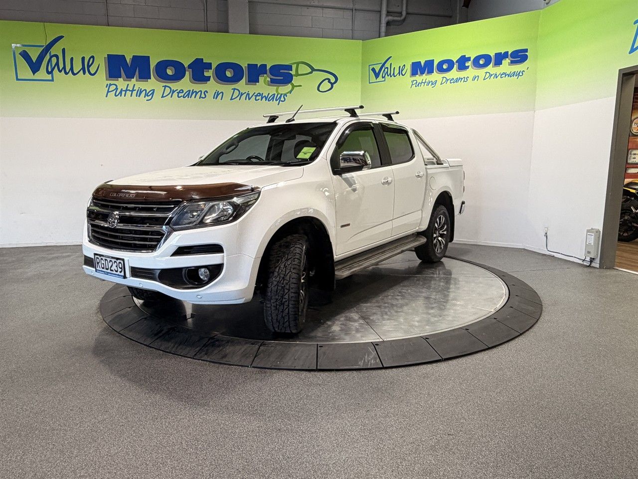 Vehicle image 3