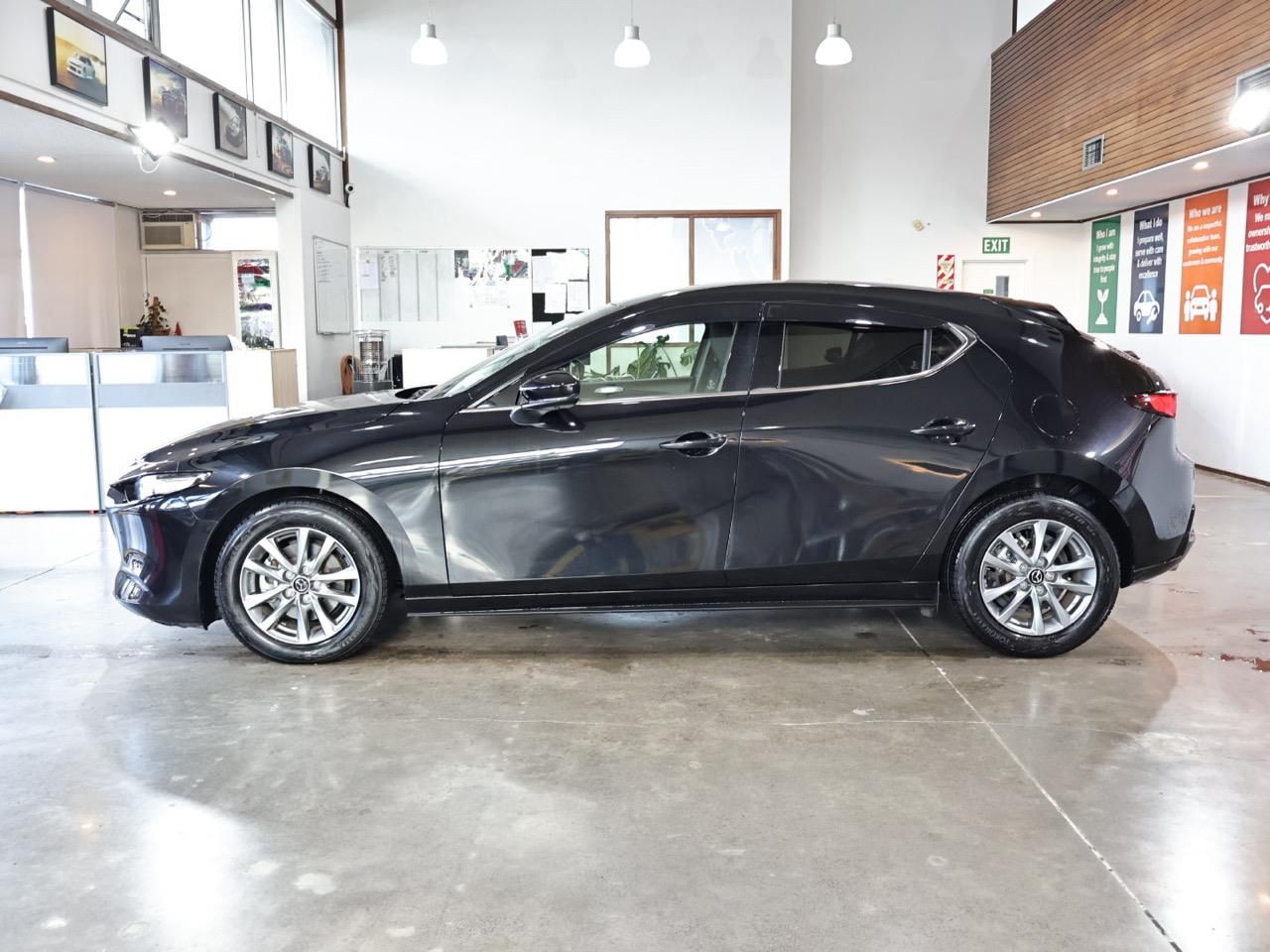 Vehicle image 5