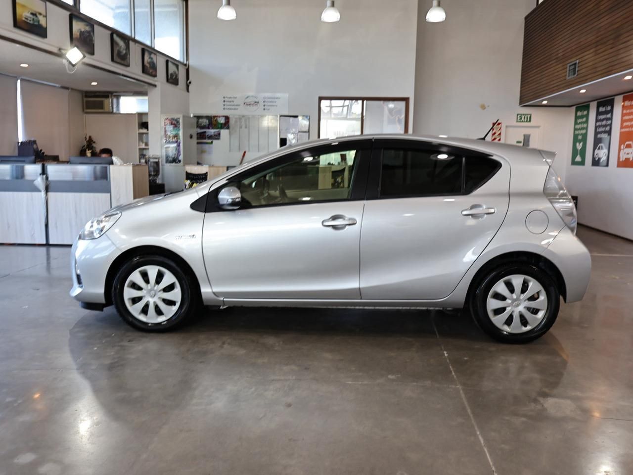 Vehicle image 5